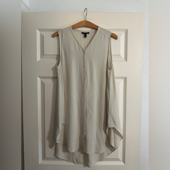 EILEEN FISHER Silk Georgette Crepe
Asymmetrical V Neck sleeveless Top Size Small - Picture 2 of 6